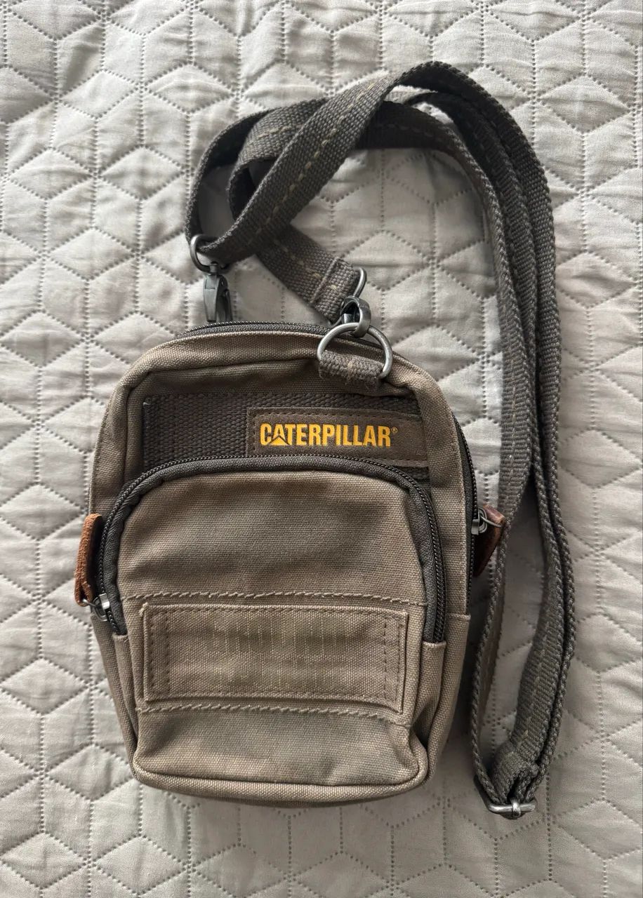 Bolsa de ombro da marca Caterpillar em lona. - Foto 2