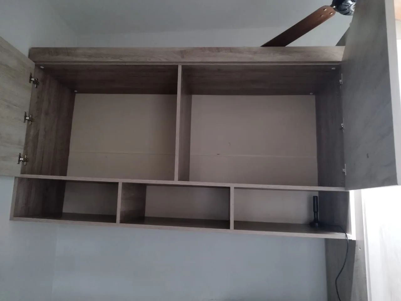 Vendo cama box e um guarda roupa pequeno  - Foto 3