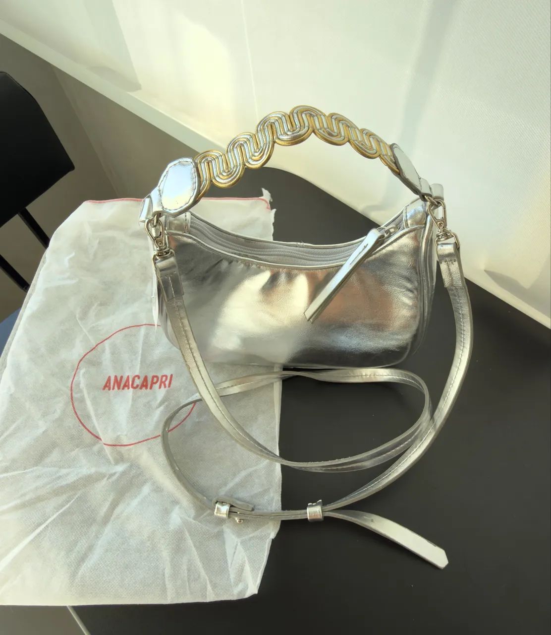 bolsa de ombro da marca Anacapri nova prateada