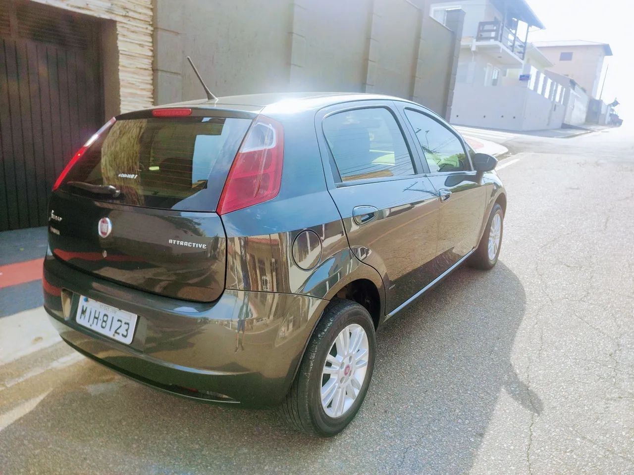 Fiat Punto Attractive 1.4 Fire Flex 8V 5P 2011 - Foto 2