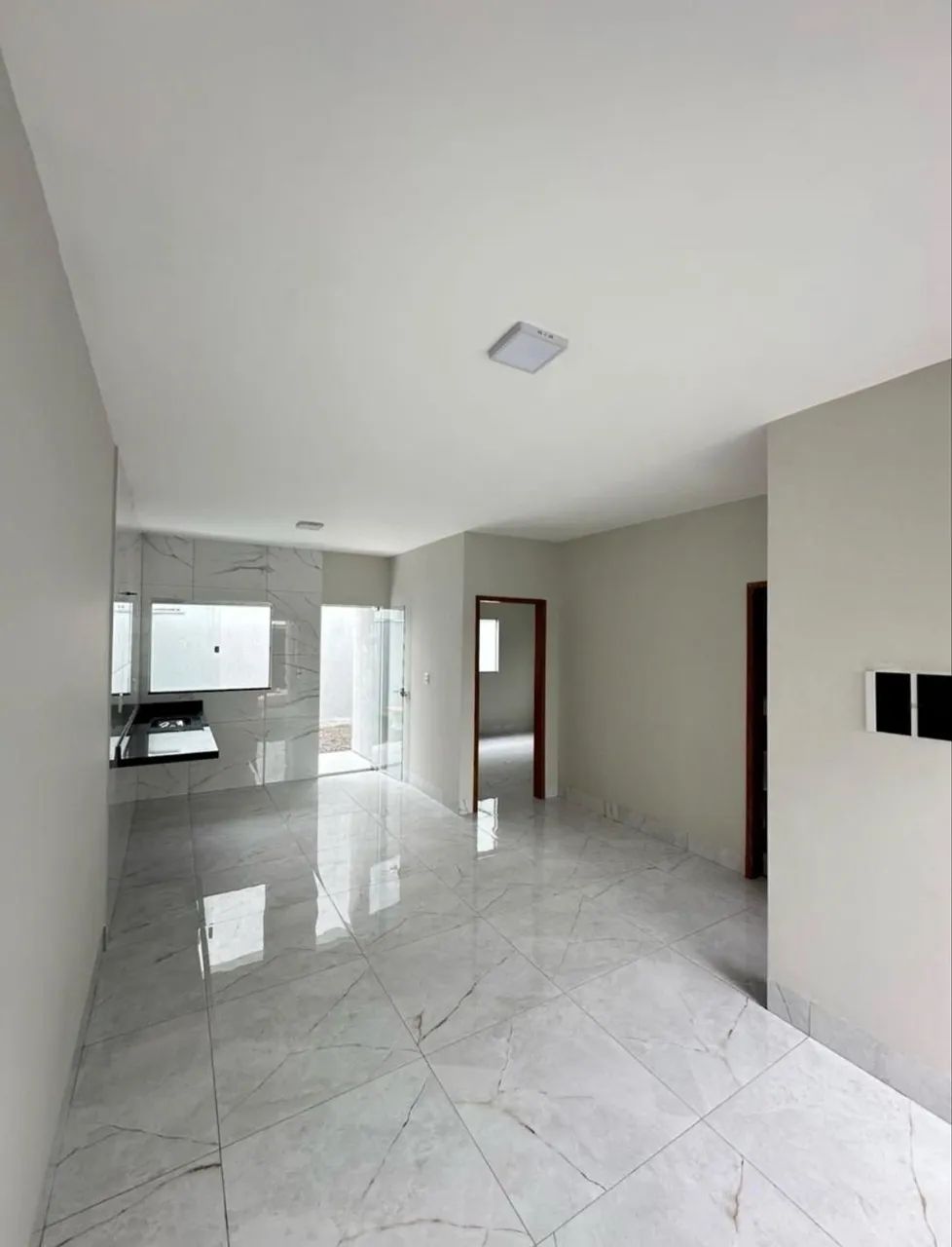 CASA EM ÁGUAS LINDAS 