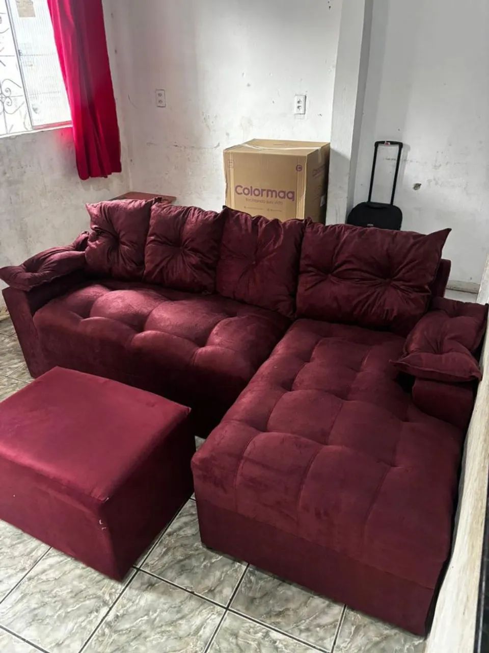 Sofá grande com puff novos de qualidade  - Foto 3