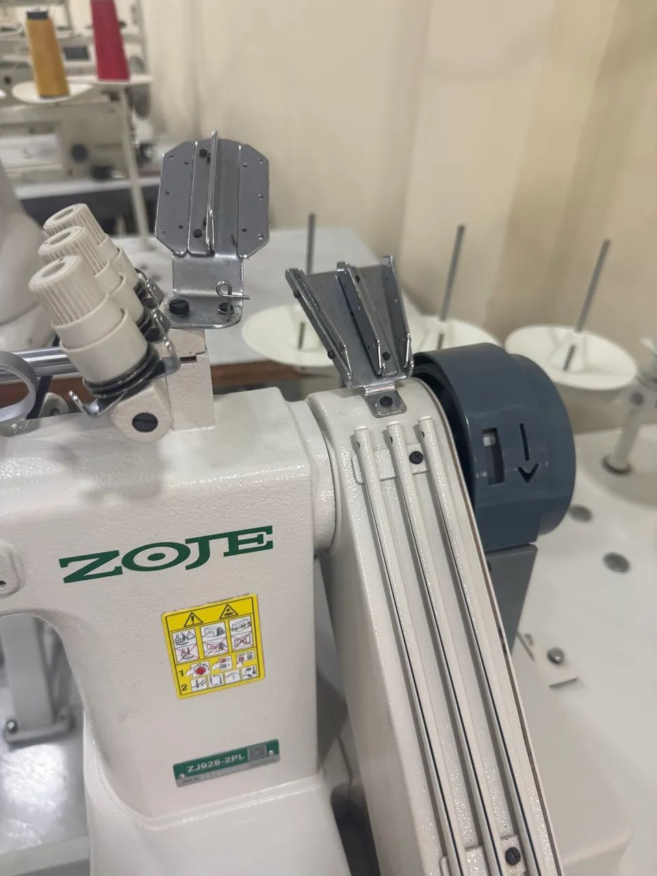 Máquina de braço 3 agulha com catraca completa  - Foto 3