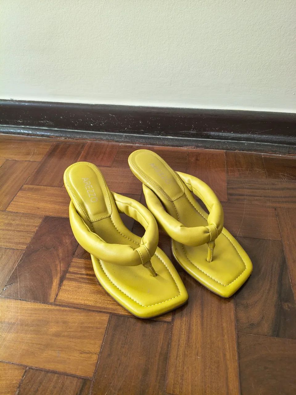 Tamanco Arezzo Verde Flip Flop