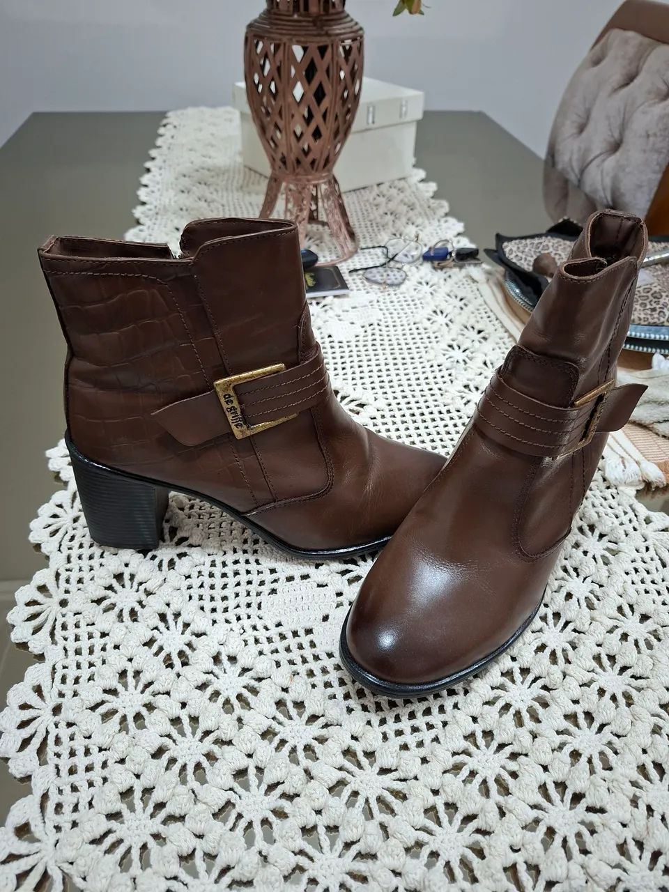 Bota de couro feminina - Foto 2