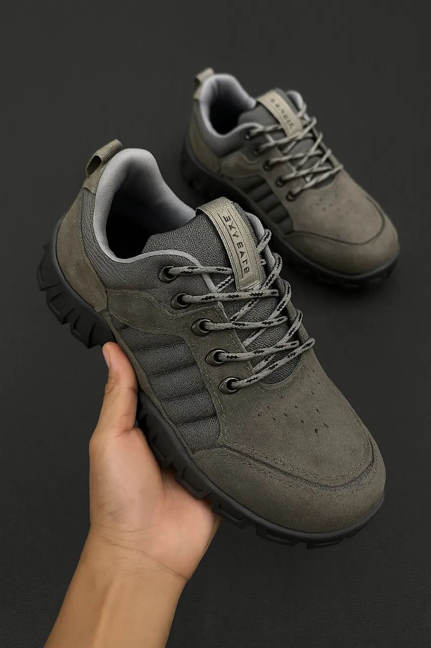 Bota Oakley Granadier cinza 