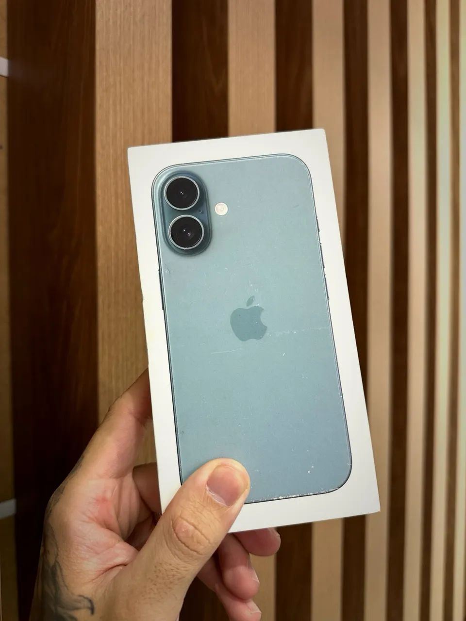 iPhone 16 