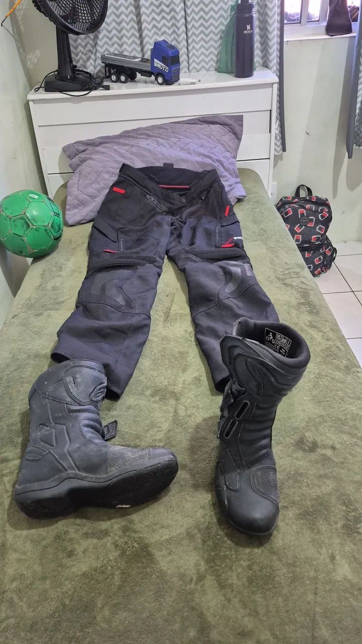 Calça e bota alpinistar  - Foto 2