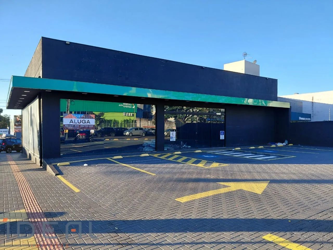 Sala para alugar no bairro Zona 06 - Maringá/PR