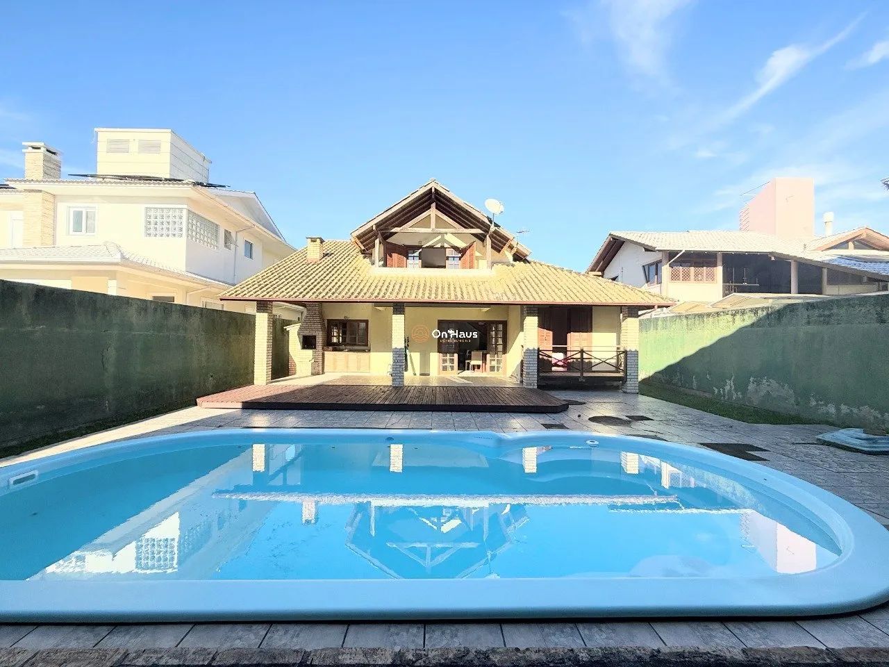 Casa a venda no Rio Tavares com 4 dormitórios