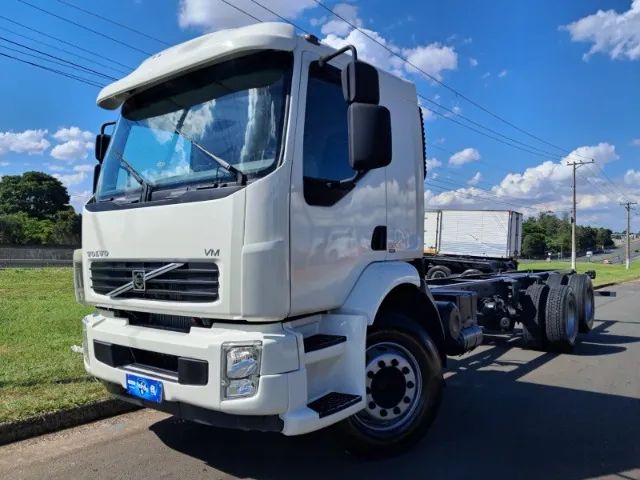 Volvo VM 260 6X2 Chassis - (2008)