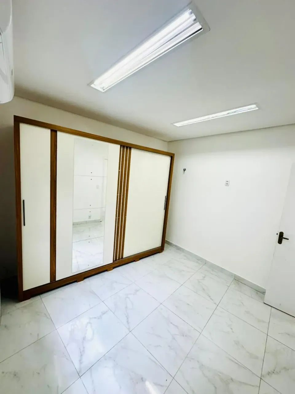 ALUGO LINDA CASA SEMI MOBILIADA DE 2 QUARTOS NA MARAMBAIA, COM CENTRAIS NOS QUARTOS - Foto 6