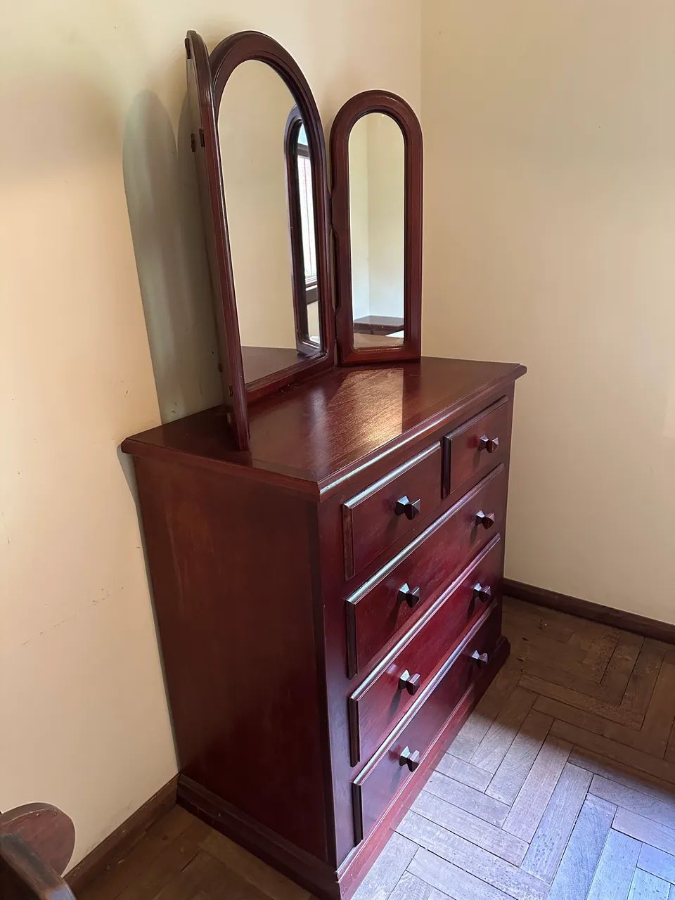 Cômoda em mogno maciço com espelho articulado - Foto 2