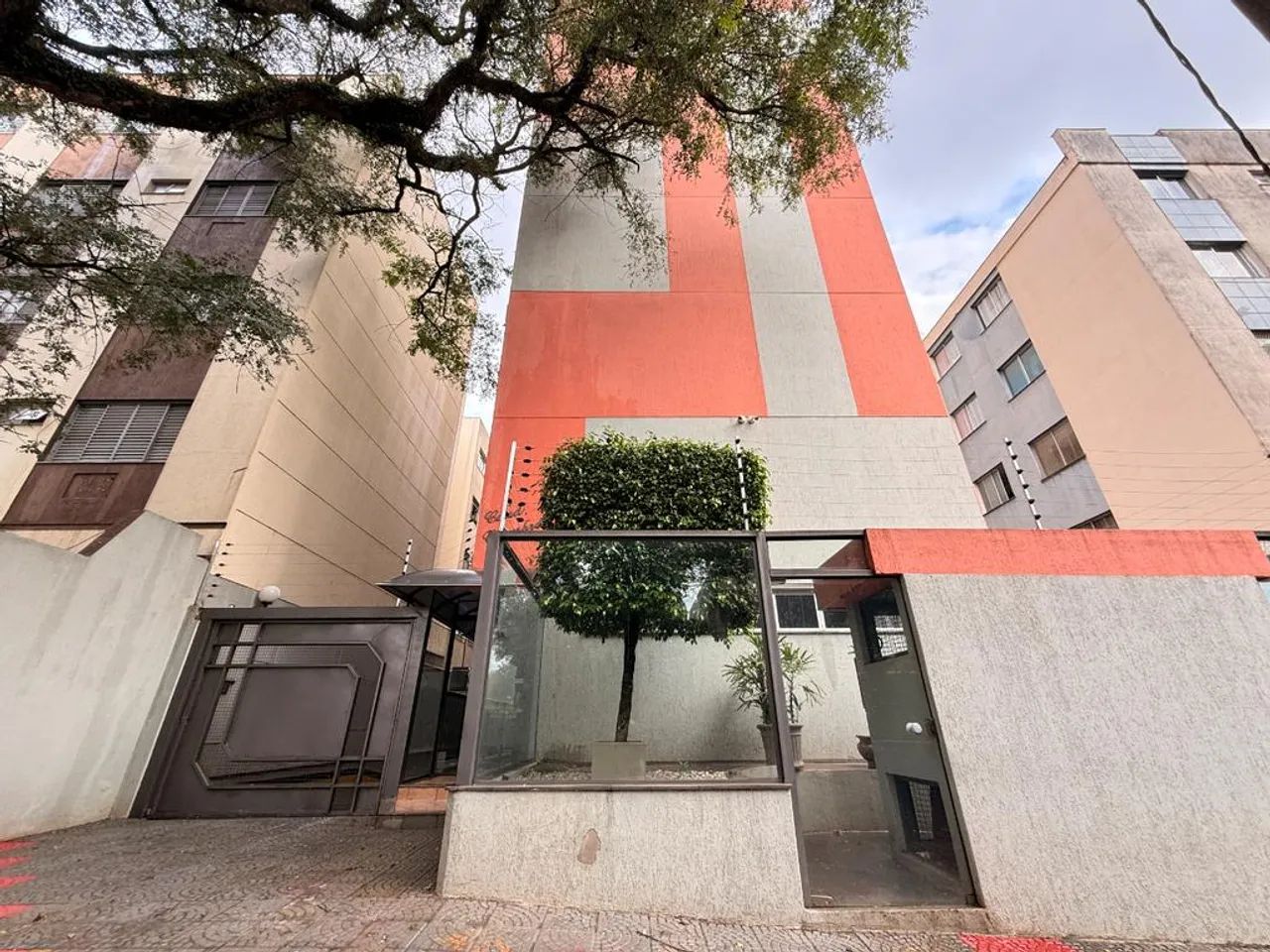 Apartamento Duplex para alugar em Maringá, Zona 07, com 4 quartos, com 224.61 m²