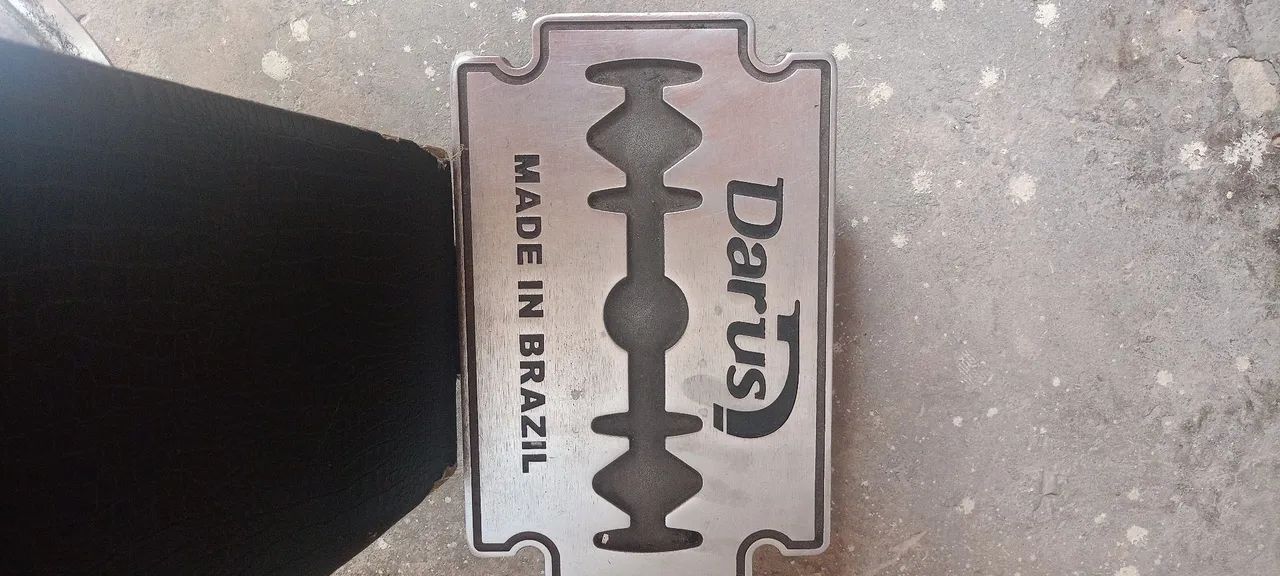 Vendo Cadeira de Barbeiro Darus. Aceito ofertas - Foto 5