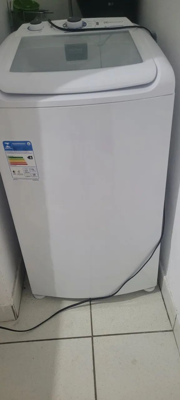 Máquina de lavar Electrolux semi nova 