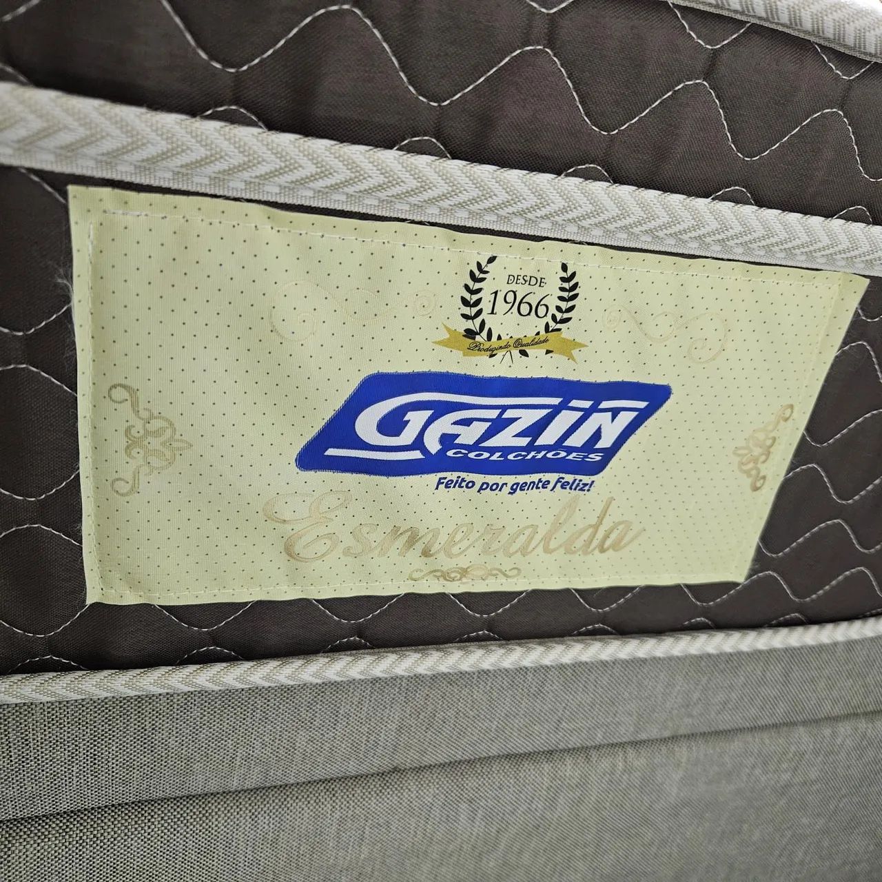 Vende-se cama solteirão baú e colchão  - Foto 4