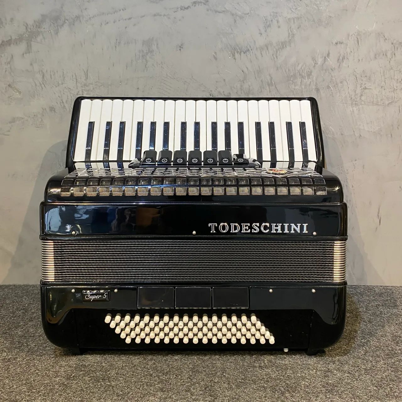 Acordeon Todeschini 80 baixos 