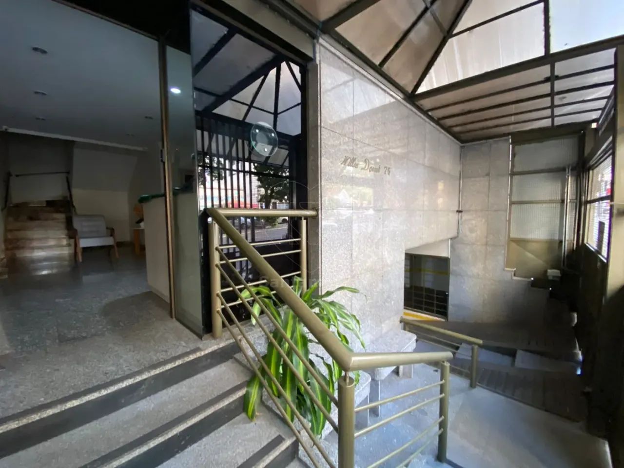 Apartamento à venda e locação no Edifício Willie Davids, no Centro de Londrina