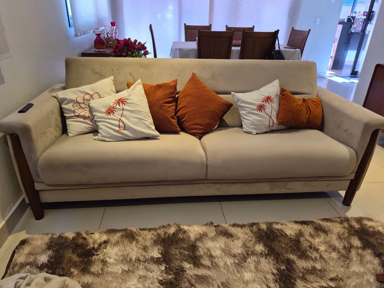 Vendo sofá de madeira ,tecido suede - Foto 3