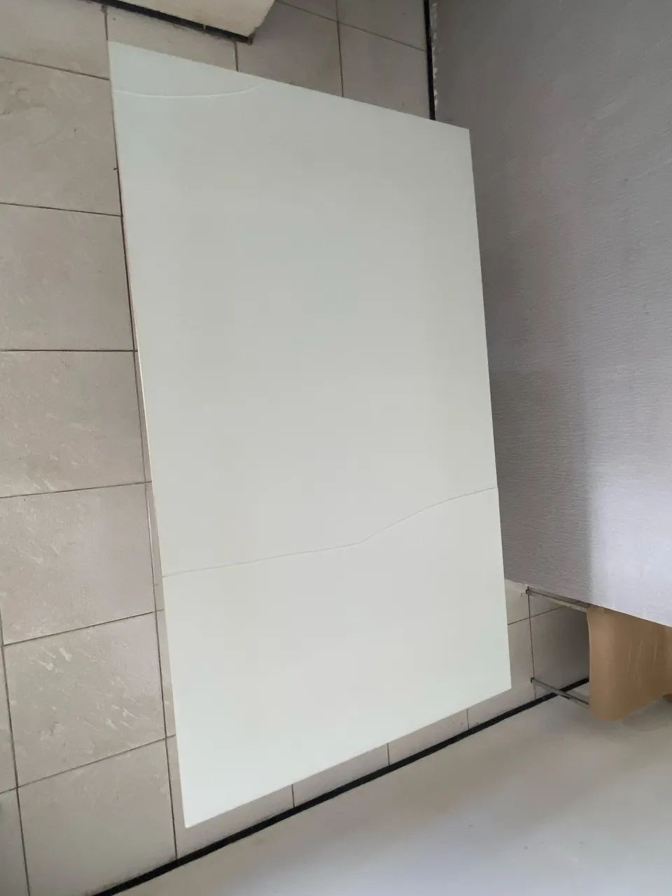 Vendo mesa de jantar para seis cadeiras 