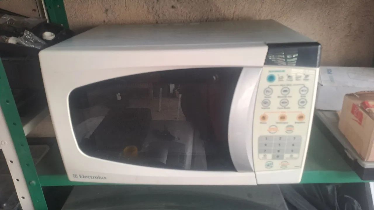 Microondas Eletrolux 18l - Foto 4