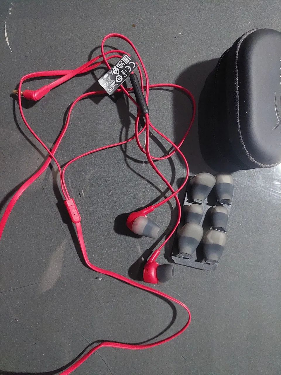 Fone Hyperx earbuds 2 gaming  - Foto 3