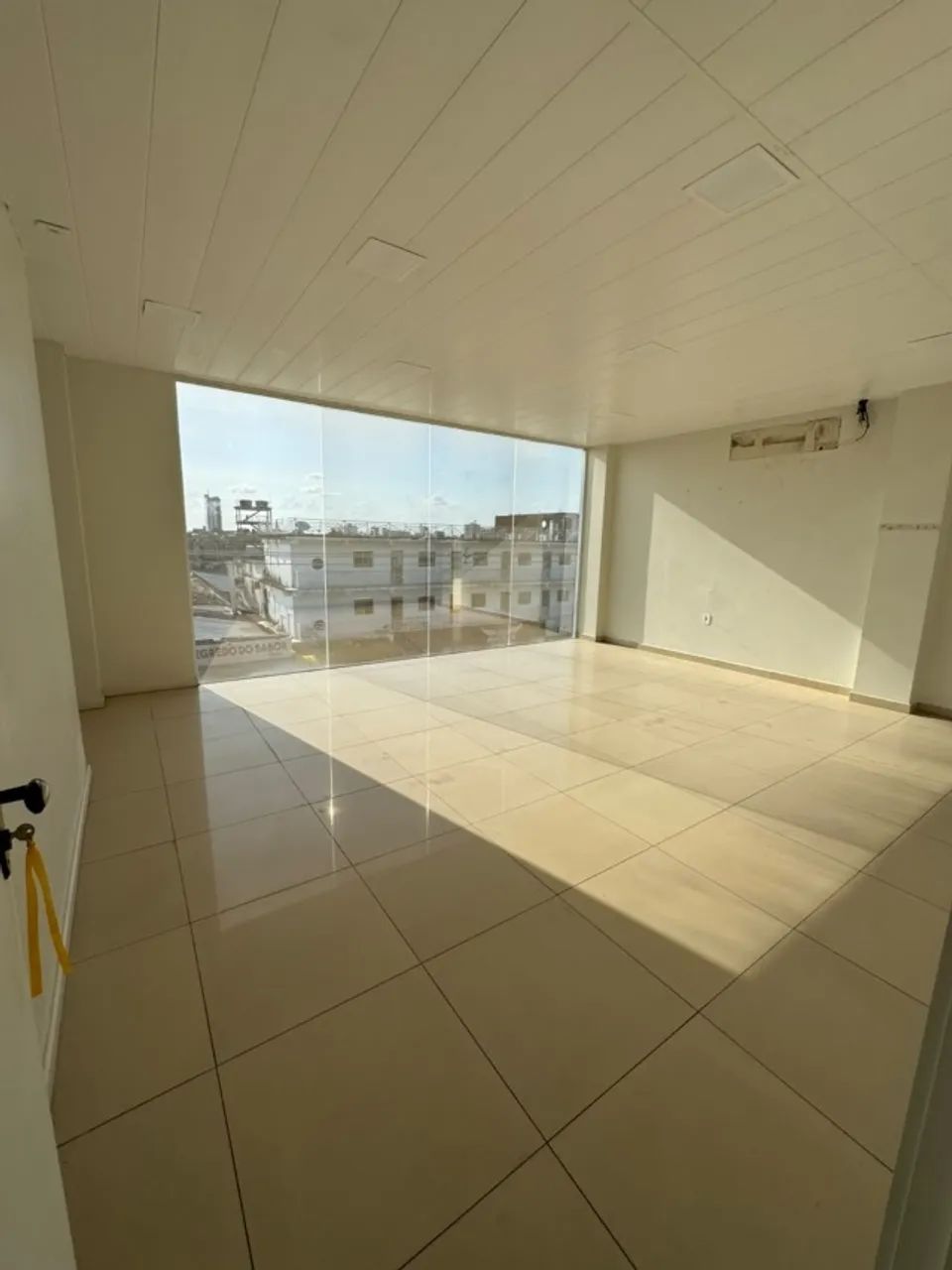 Alugo - Prédio Comercial com aproximadamente 750m² - Foto 5