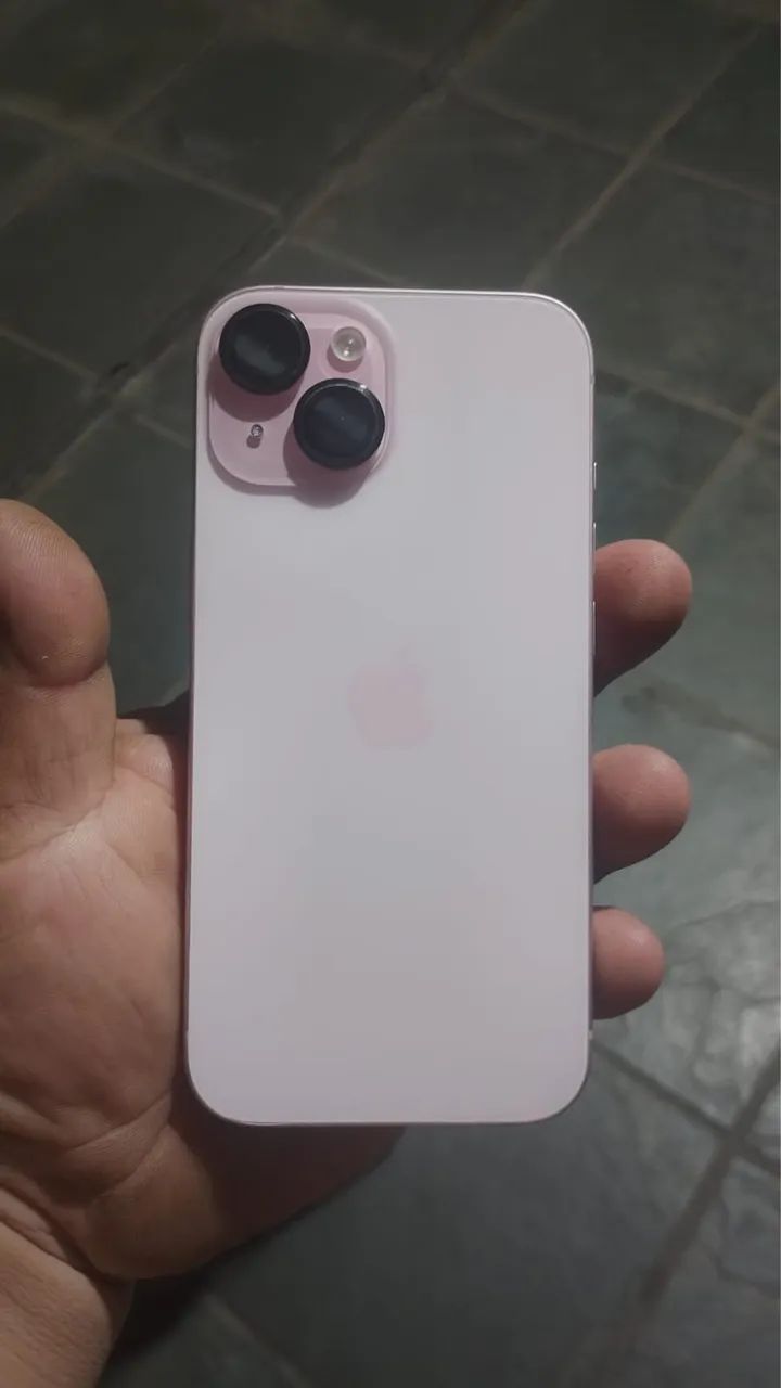 iPhone 15 / 128GB