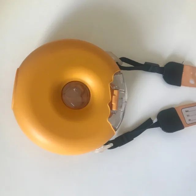 Garrafa Com Formato De Donuts Com Canudo E Alça - Foto 3