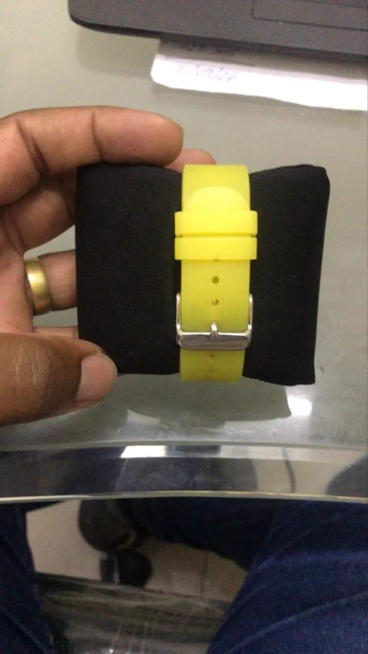 Relógio Lacoste Silicone Amarelo com Caixa Original - Ótimo Estado - Foto 3