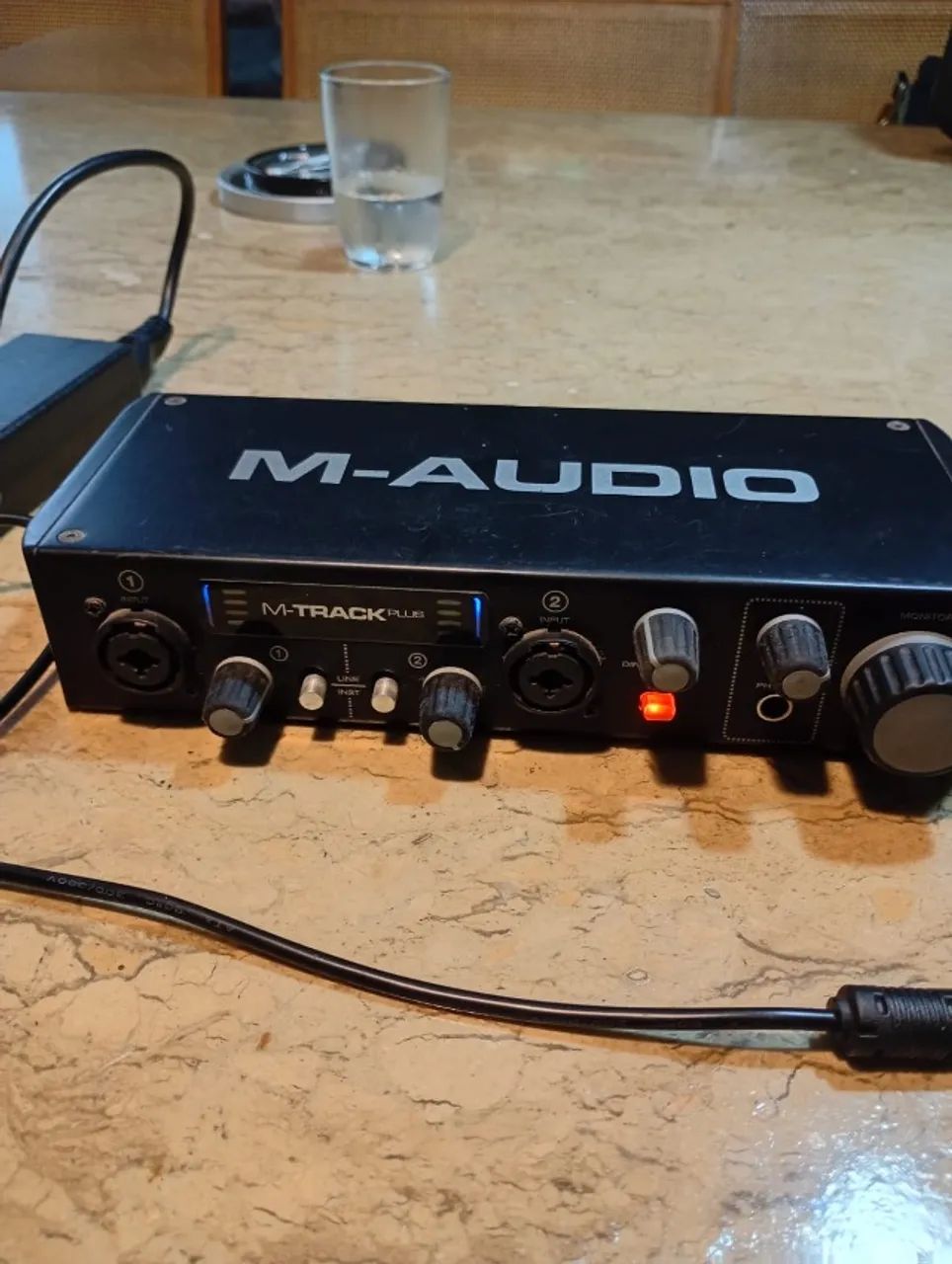 Interface de Áudio M-Audio M-Track Plus (MKII)