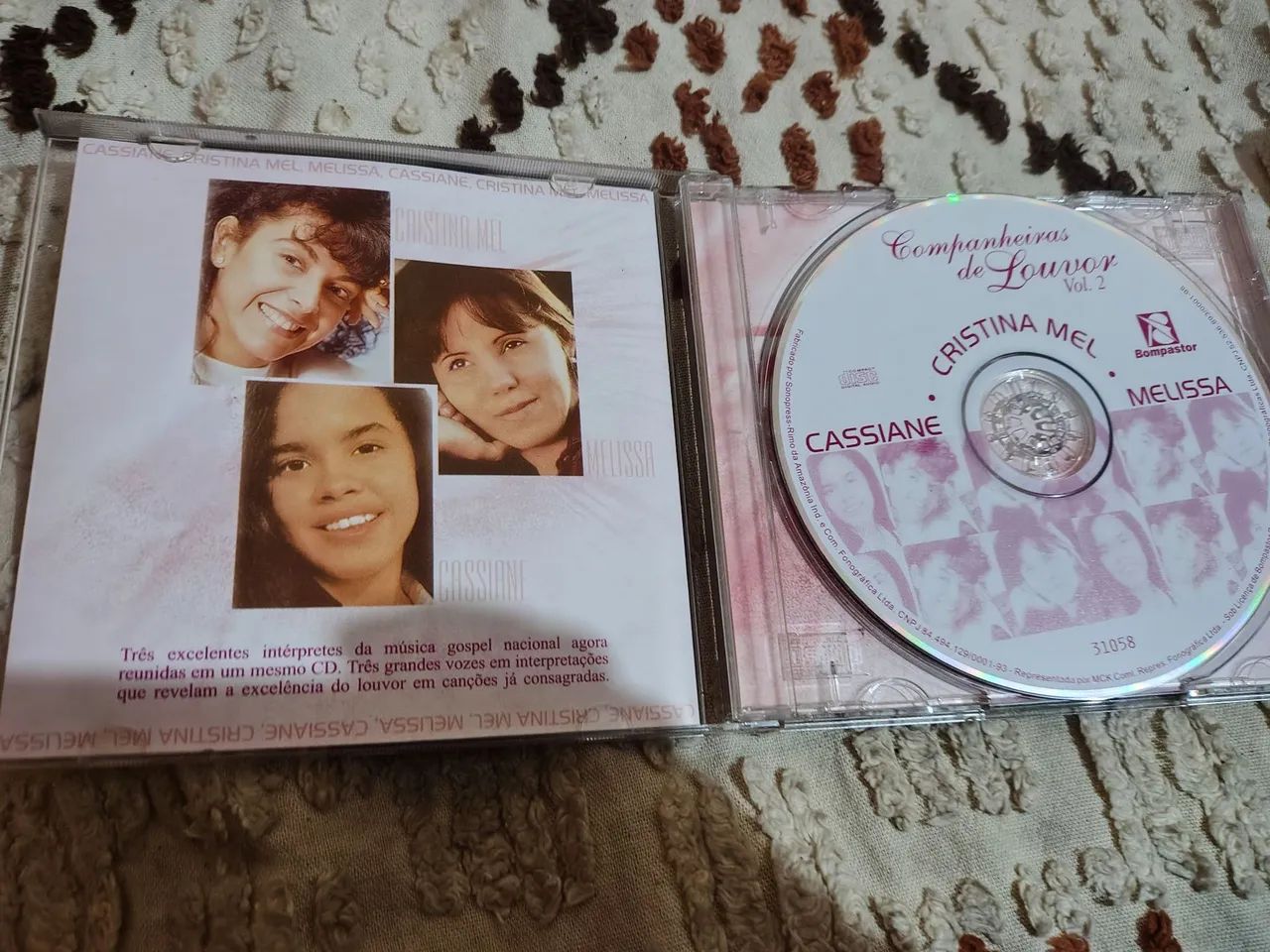 CD COMPANHEIRAS DE LOUVOR VOL. 2 - CASSIANE CRISTINA MEL E MELISSA - Foto 2