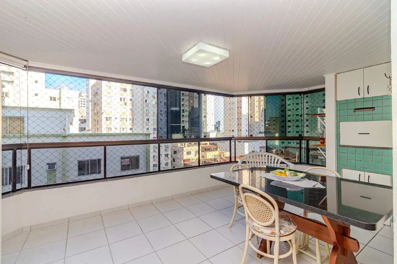 Apartamento mobiliado no Edifício Claudia em Balneário Camboriú
