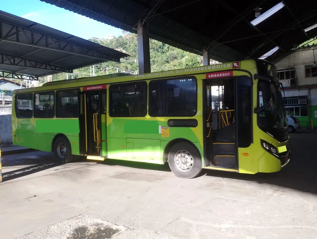 Caio Apache ano 2015 Mercedes 1519 com 37 lugares,ar condicionado  - Foto 4