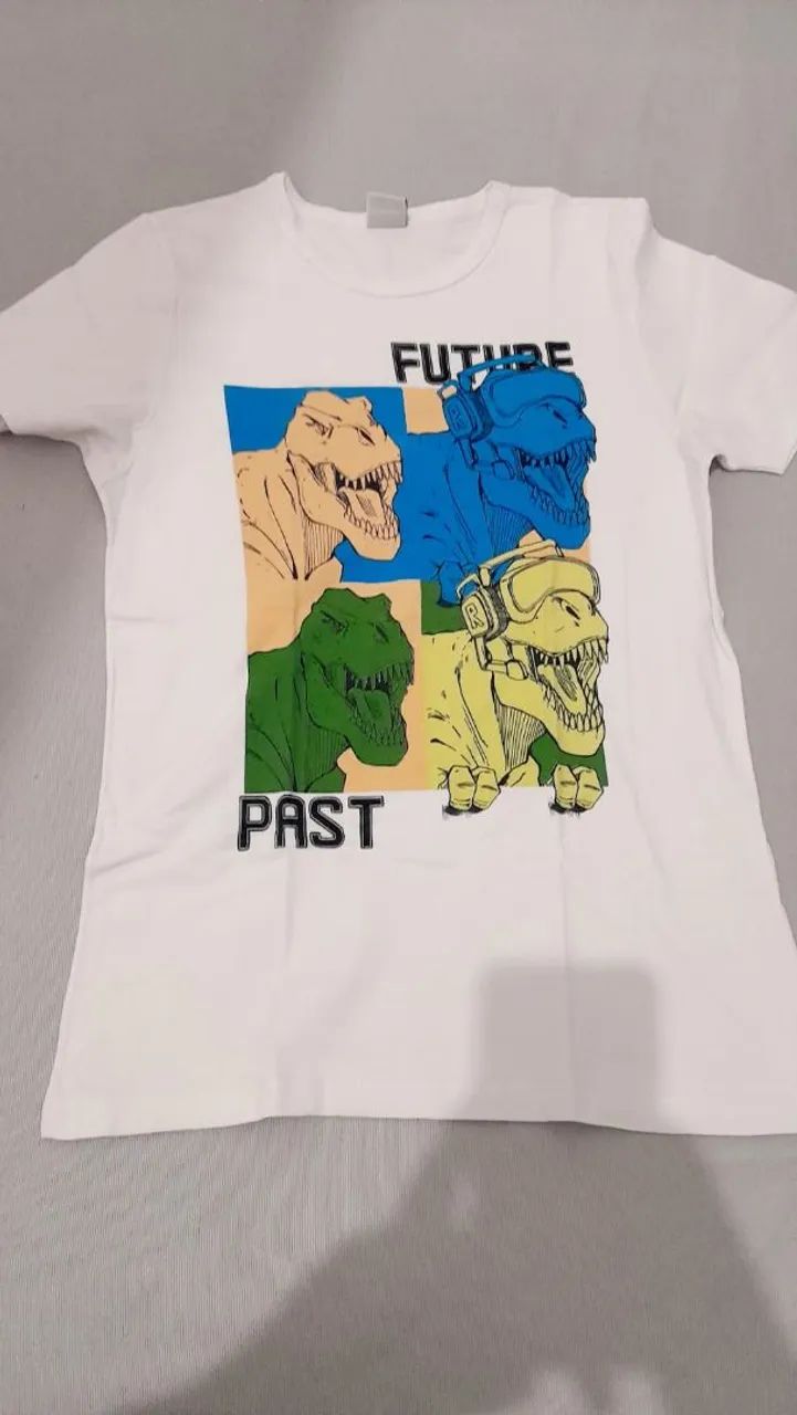 Roupas pra menino.