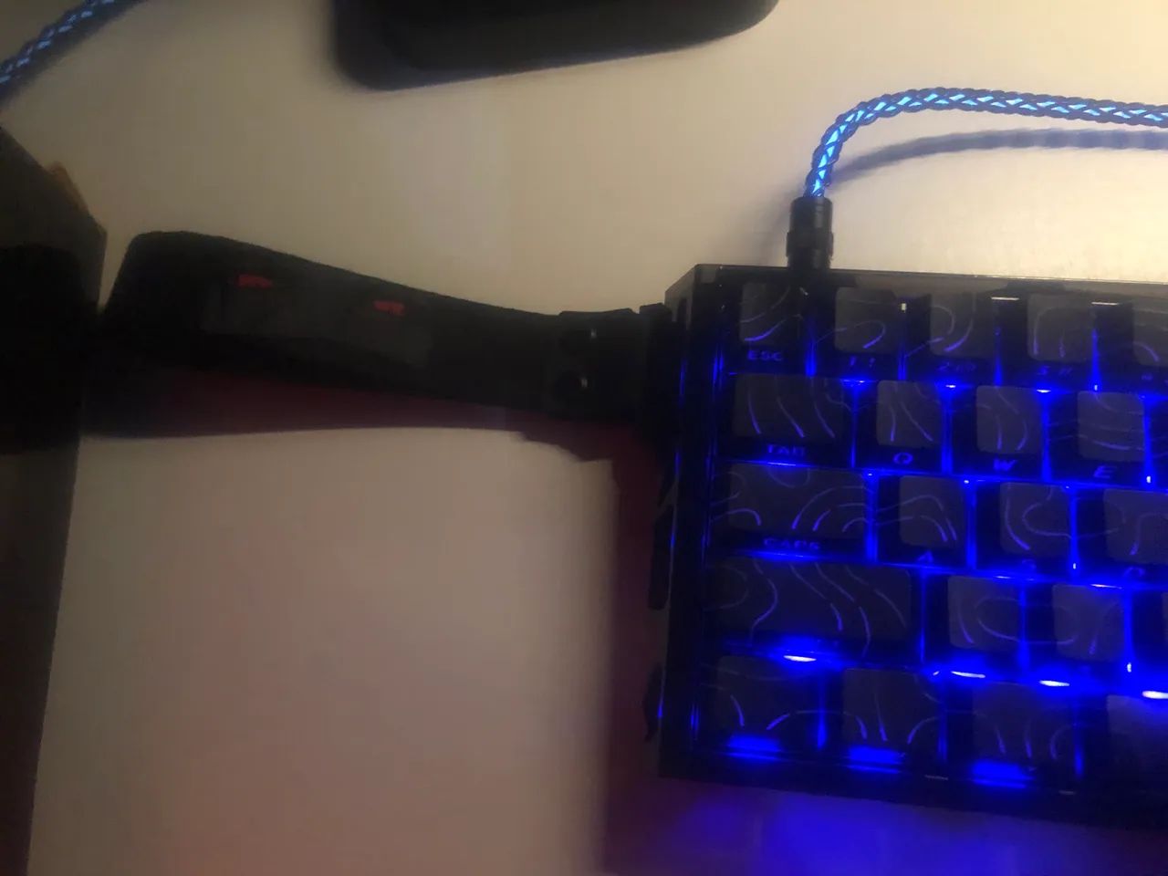 Teclado gamer/magnético rgb win 60 - Foto 4