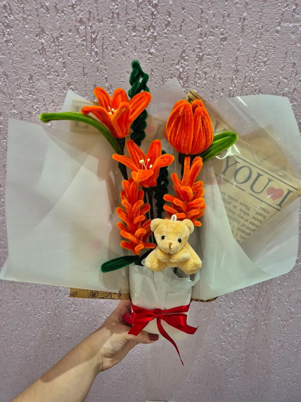 Buquê flores variadas laranja- haste de chenille 