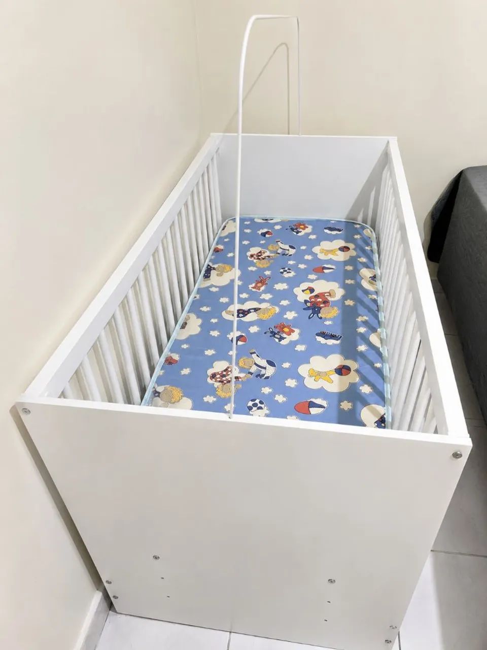 BERÇO DE BEBÊ BRANCO + COLCHÃO