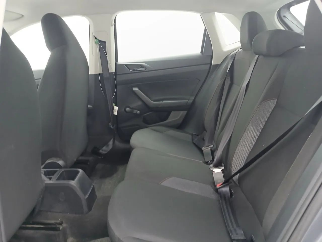 Volkswagen Polo Track 1.0 Flex 12V 5p, foto 17 de 18