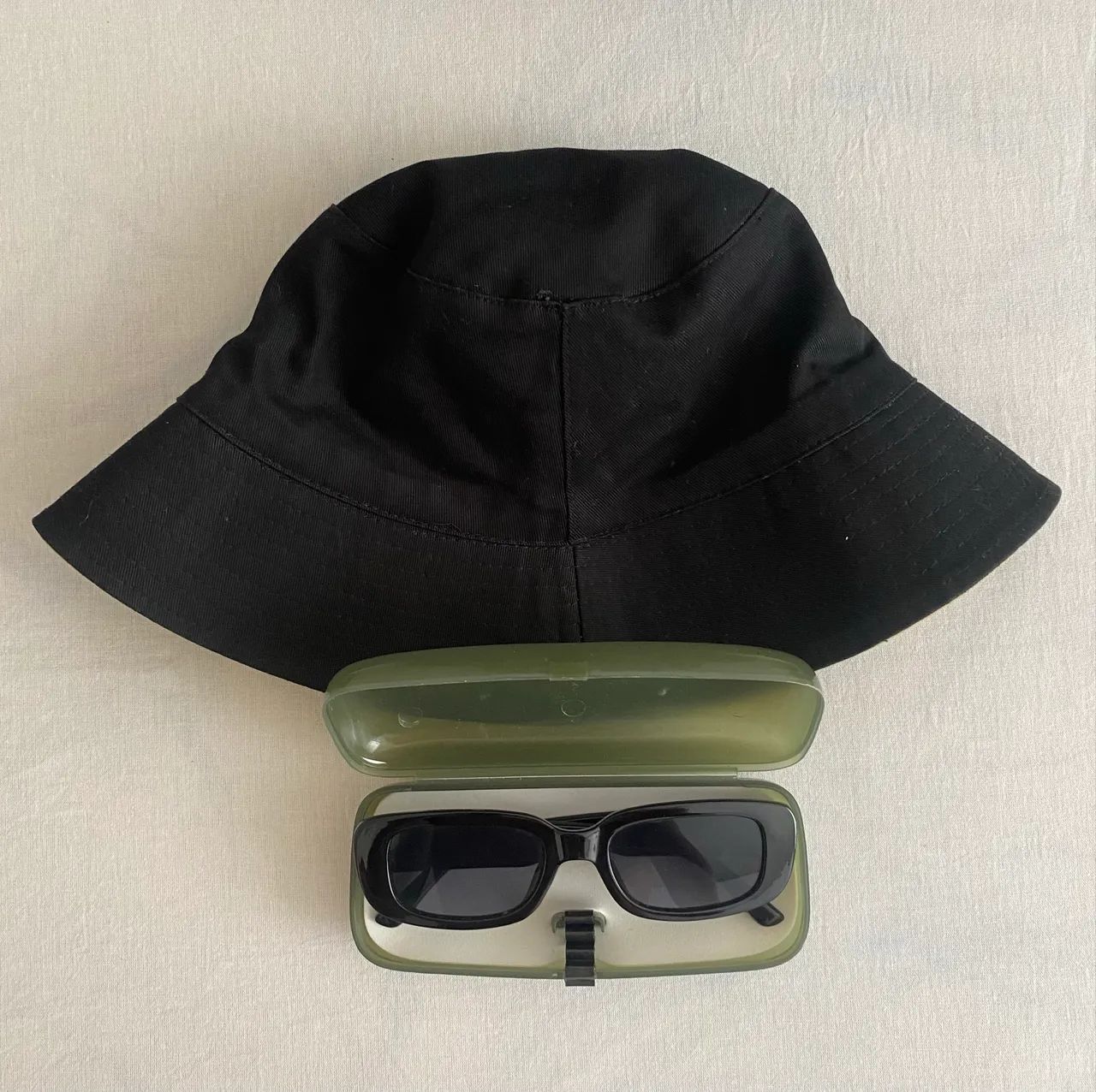 Bucket e óculos de sol  - Foto 2