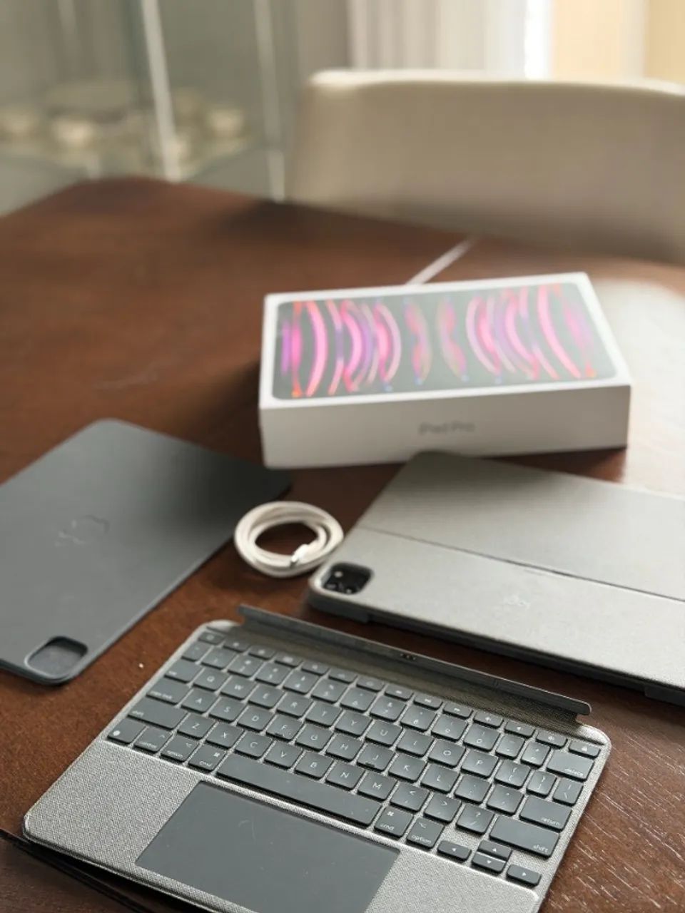 iPad Pro 11 M2 4ª geração 128GB + Teclado e Smart Folio + Caixa Original - Foto 2