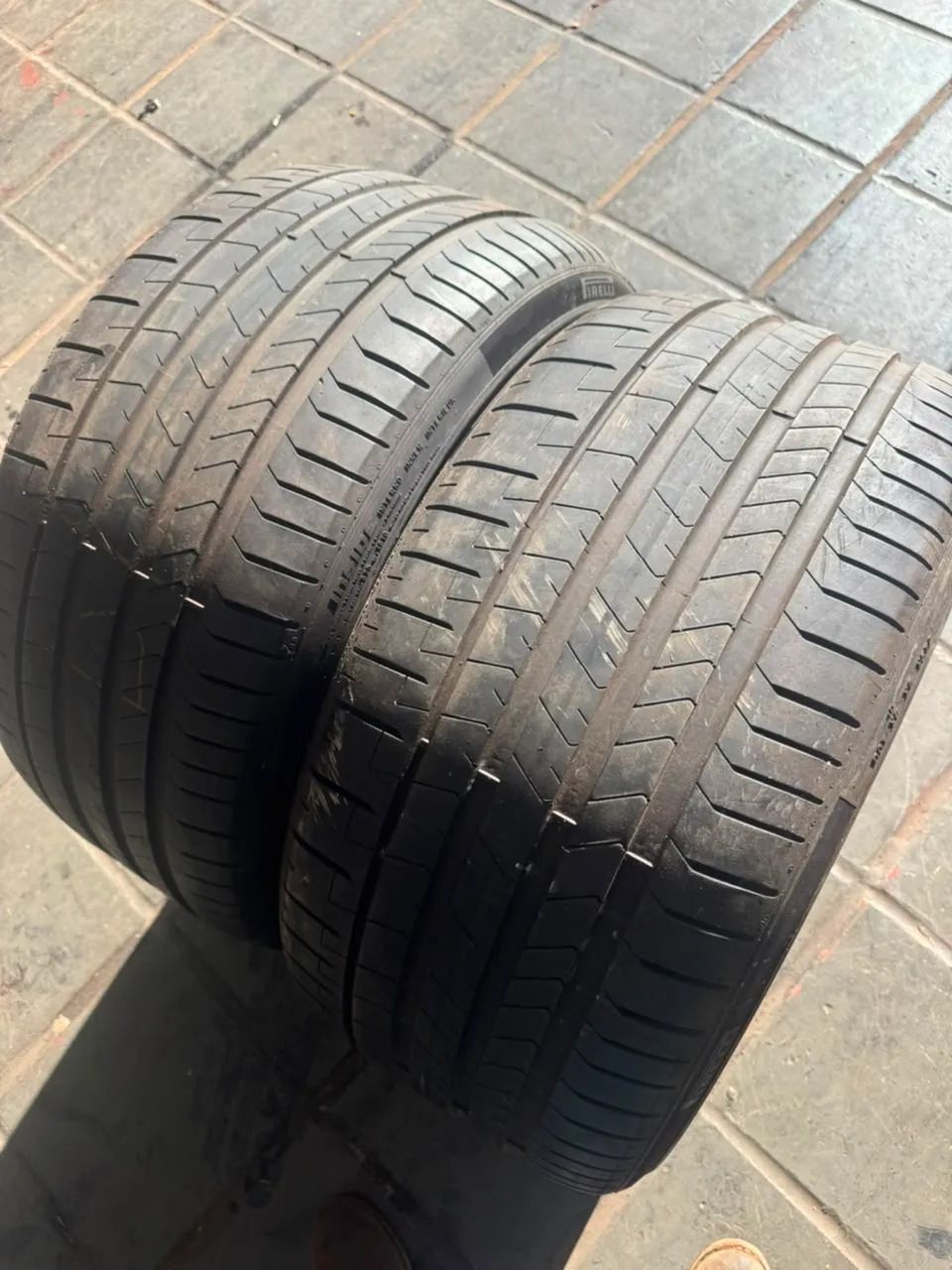 285/30-22 Pirelli 