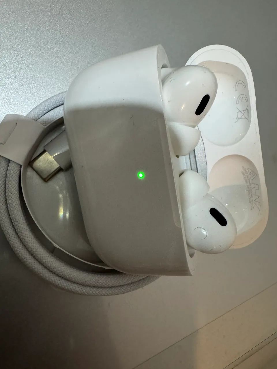 AirPods Pro 2 com conexão USB-C muito novo - Acessórios de Celular