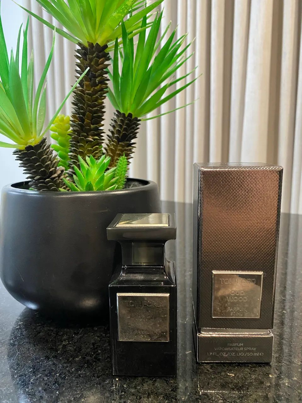 Perfume Oud Wood Parfum Tom Ford 50ml - Foto 3