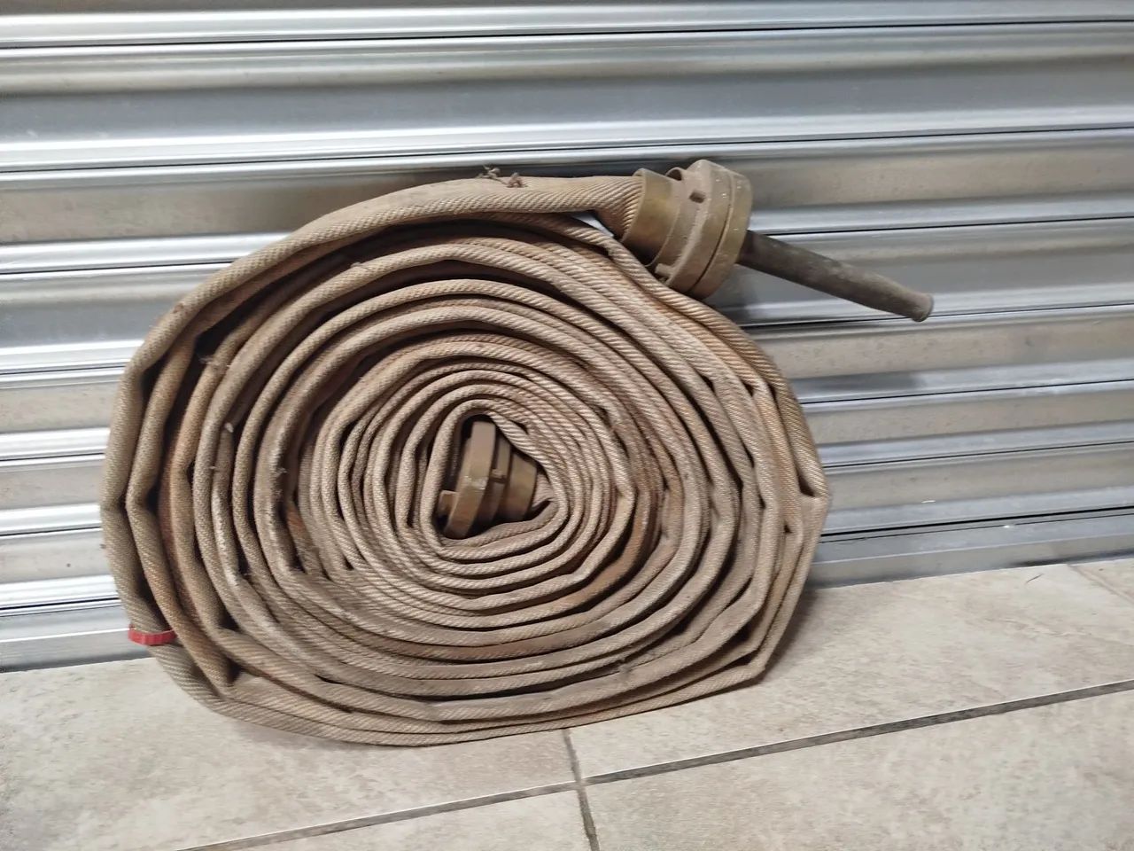 VENDO MANGUEIRA COM ESGUICHO. - Foto 3