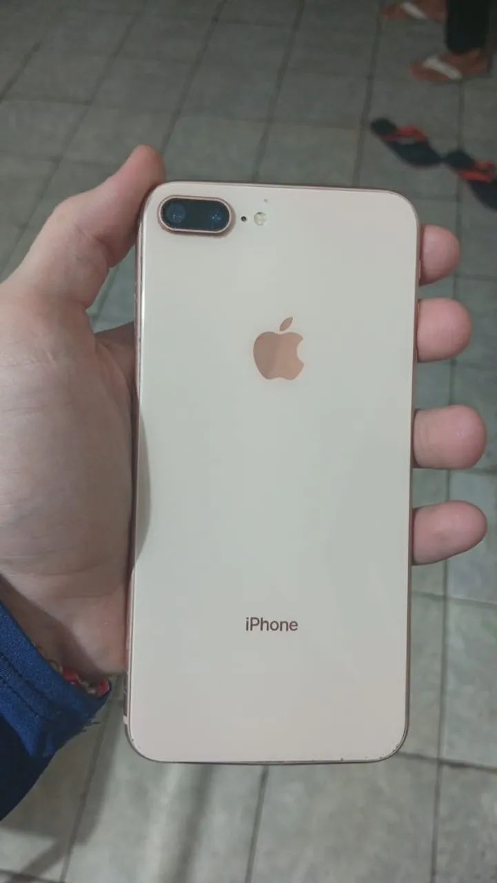 iPhone 8 Plus 64gb - Apresenta defeitos P TROCA OU VENDA - Foto 2