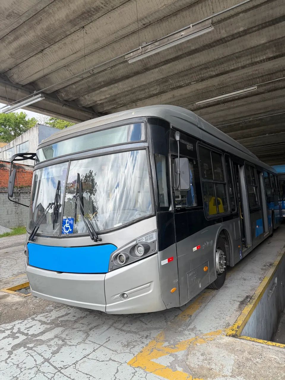 Ônibus motor traseiro 2014 - Foto 3
