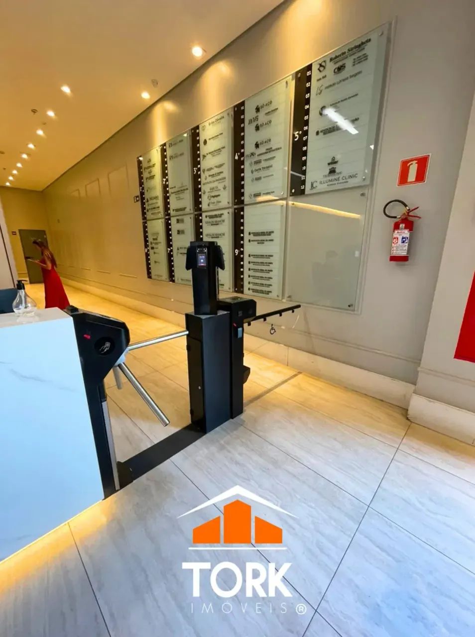 Edifício Cosmopolitan - Sala comercial em frente ao Prudenshopping!