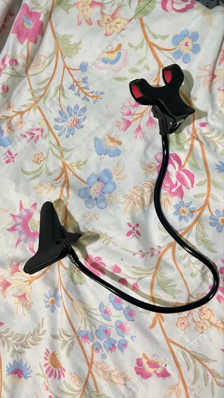 Suporte de celular universal flexível preto nunca usado comprei e não quis 
